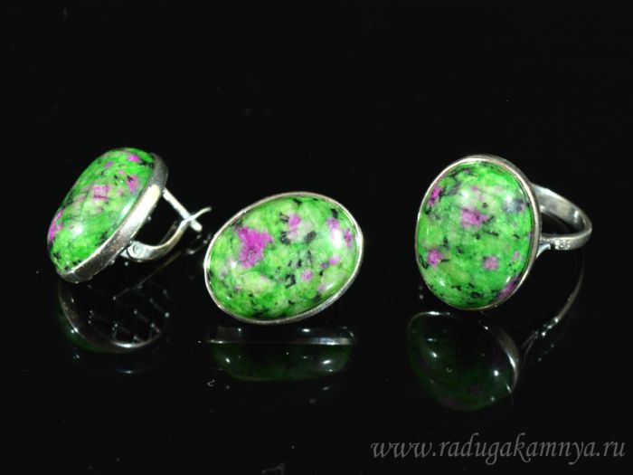 Ring Earrings with zoisite size 17