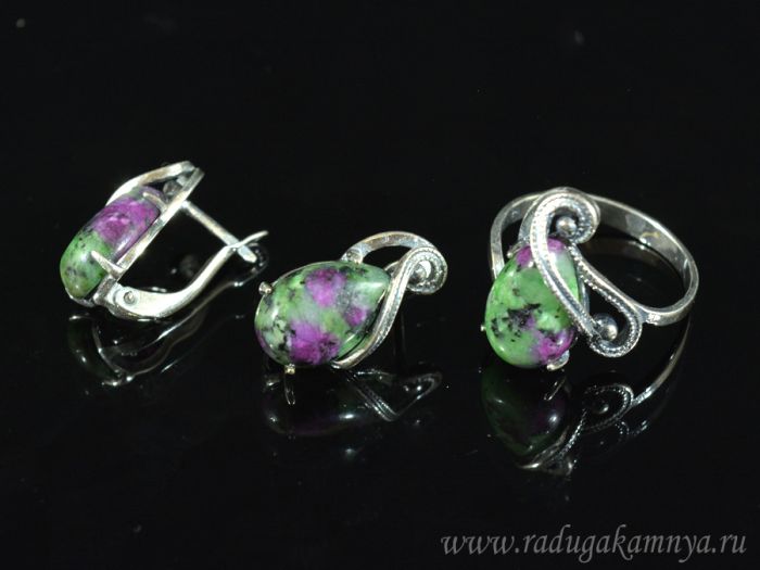 Ring Earrings with zoisite size 20