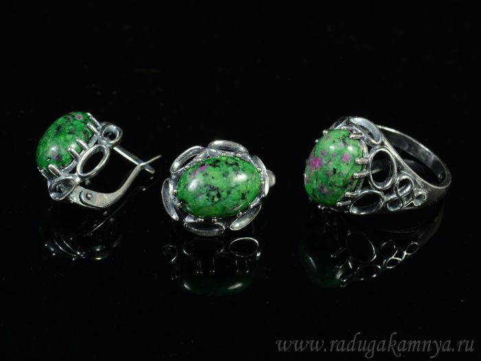 Ring Earrings with zoisite size 17