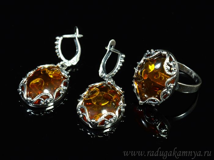 Set with amber ring, earrings oval 17*23mm cognac, size 17, 7.3gr.