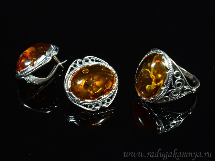 Set with amber ring, earrings oval 20*20mm cognac, size 17.5, 5.4gr.