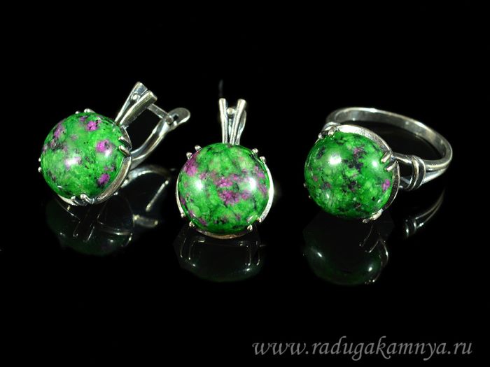 Ring Earrings with zoisite size 18.