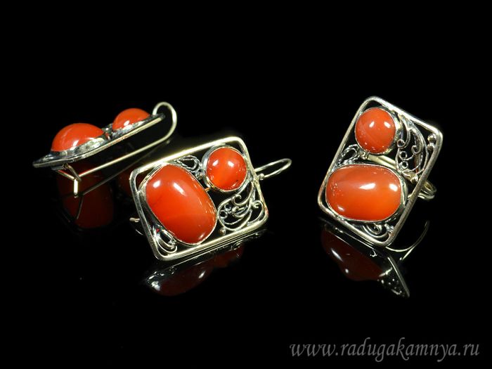 Carnelian ring and earrings, size-18.5.