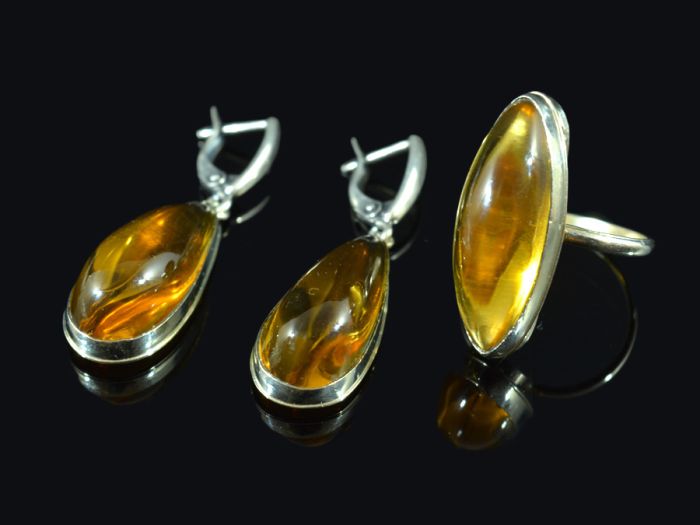 Citrine ring and earrings, size-19.5