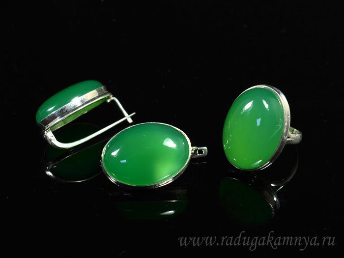 Ring and Earrings with agate green oval 20*27mm, size 18, 24g.