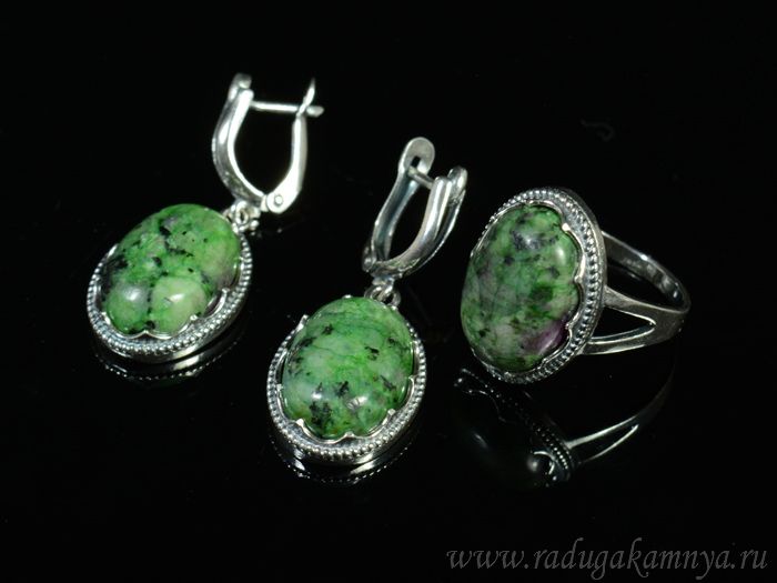 Ring Earrings with zoisite size 17