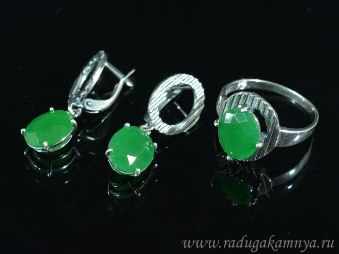 Ring Earrings with chrysoprase imitation size 20.