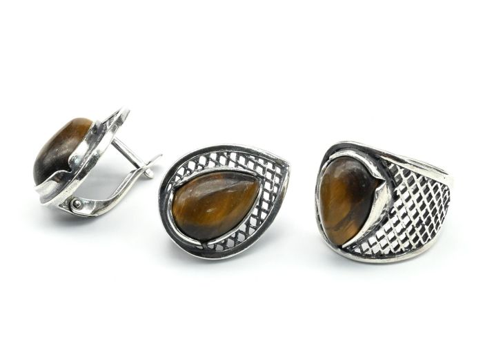 Ring Earrings with a tiger's eye.