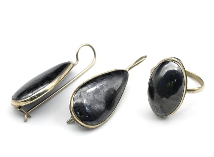 Hematite ring and earrings, size-19