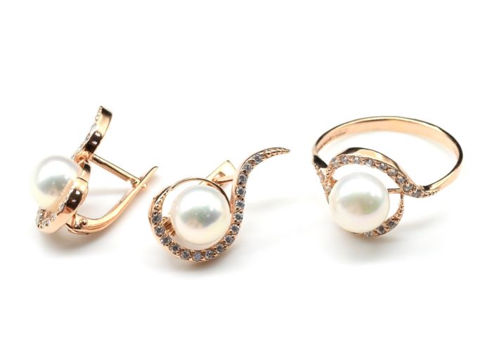 Ring and Earrings with gold plating and pearls 12*21mm size 18.5, 5.1gr.